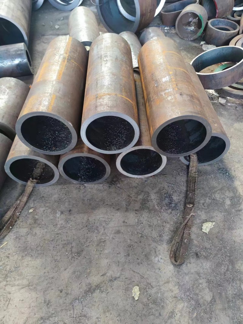 彝良彝良彝良12Cr1MovG无缝钢管切割